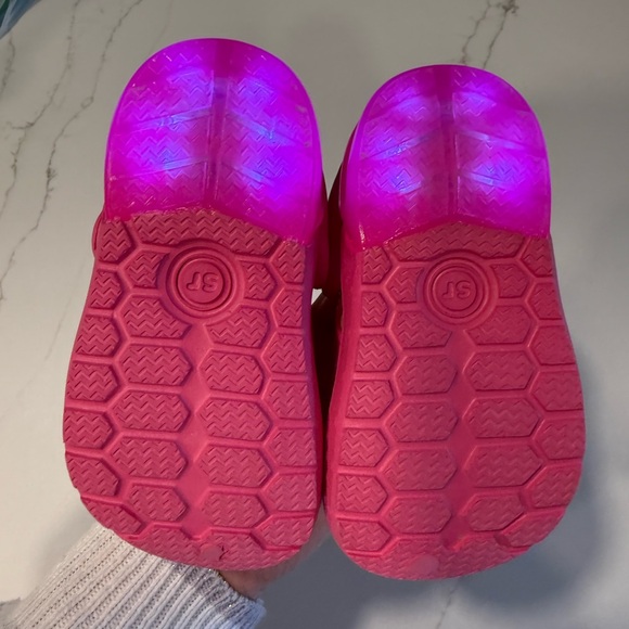 Stride Rite size 6 light up sandal clogs - Picture 3 of 5
